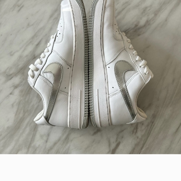 Nike Air Force 1, White Leather With Silver Accents, Men’s Size 7, Women’s 9 - Picture 6 of 9